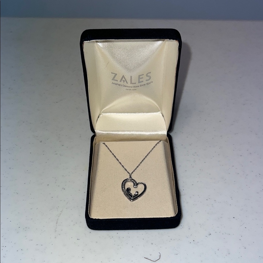 ZALES Silver Heart Pendant Necklace